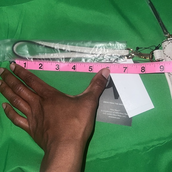 Nine West Wristlet Bag NWT - Picture 10 of 10